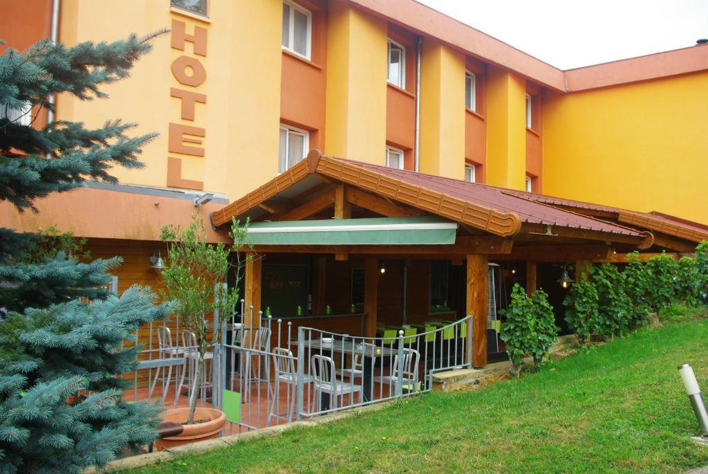 Hotel Burnichon Tarare Exterior foto